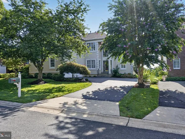 19816 Bethpage Ct, Ashburn, VA 20147