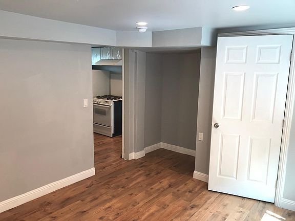 3rd image of 124 Madrone Ave