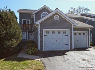 355 Havenwood Dr APT 5, Lake Geneva, WI 53147
