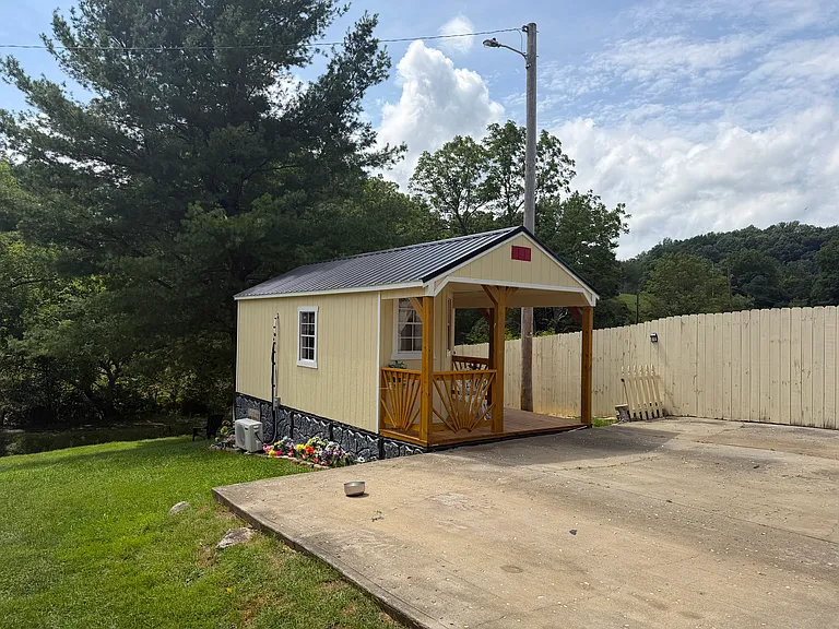 2274 Pioneer Dr — Photo 12
