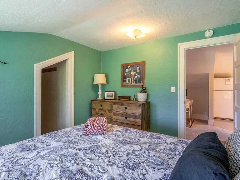 605 NE Liberty St #B — Photo 14