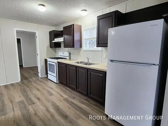 4th image of 56 Oak St #56