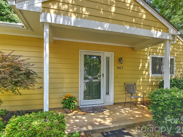 807 Sardis Cove Dr, Charlotte, NC 28270