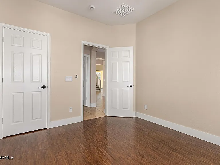 10625 E Knowles Ave — Photo 33