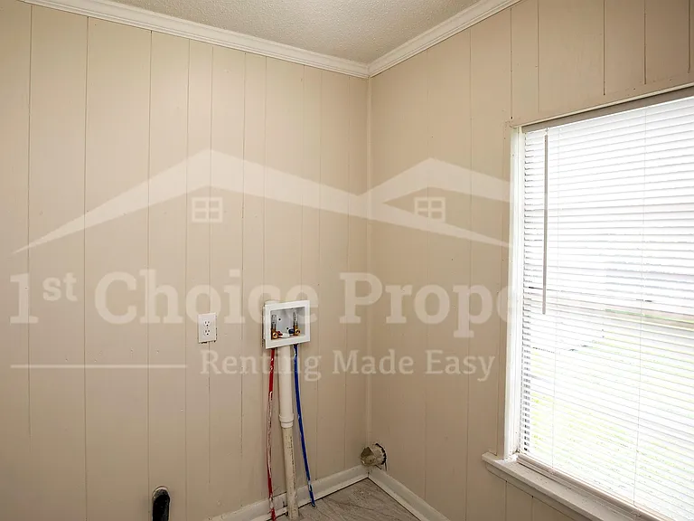 1133 7th Ave — Photo 13