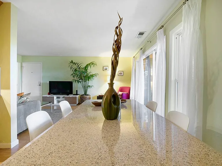 2468 W Bayshore Rd #5 — Photo 14