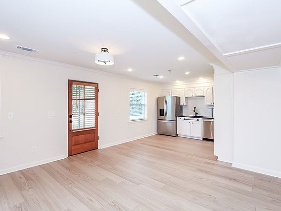 5th image of 103 Orleans Oak Ln