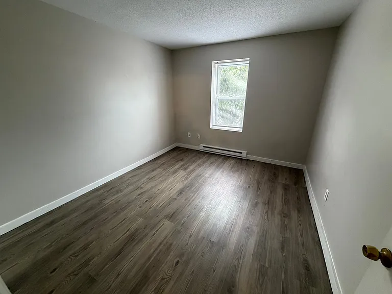 828 Chicopee St — Photo 13