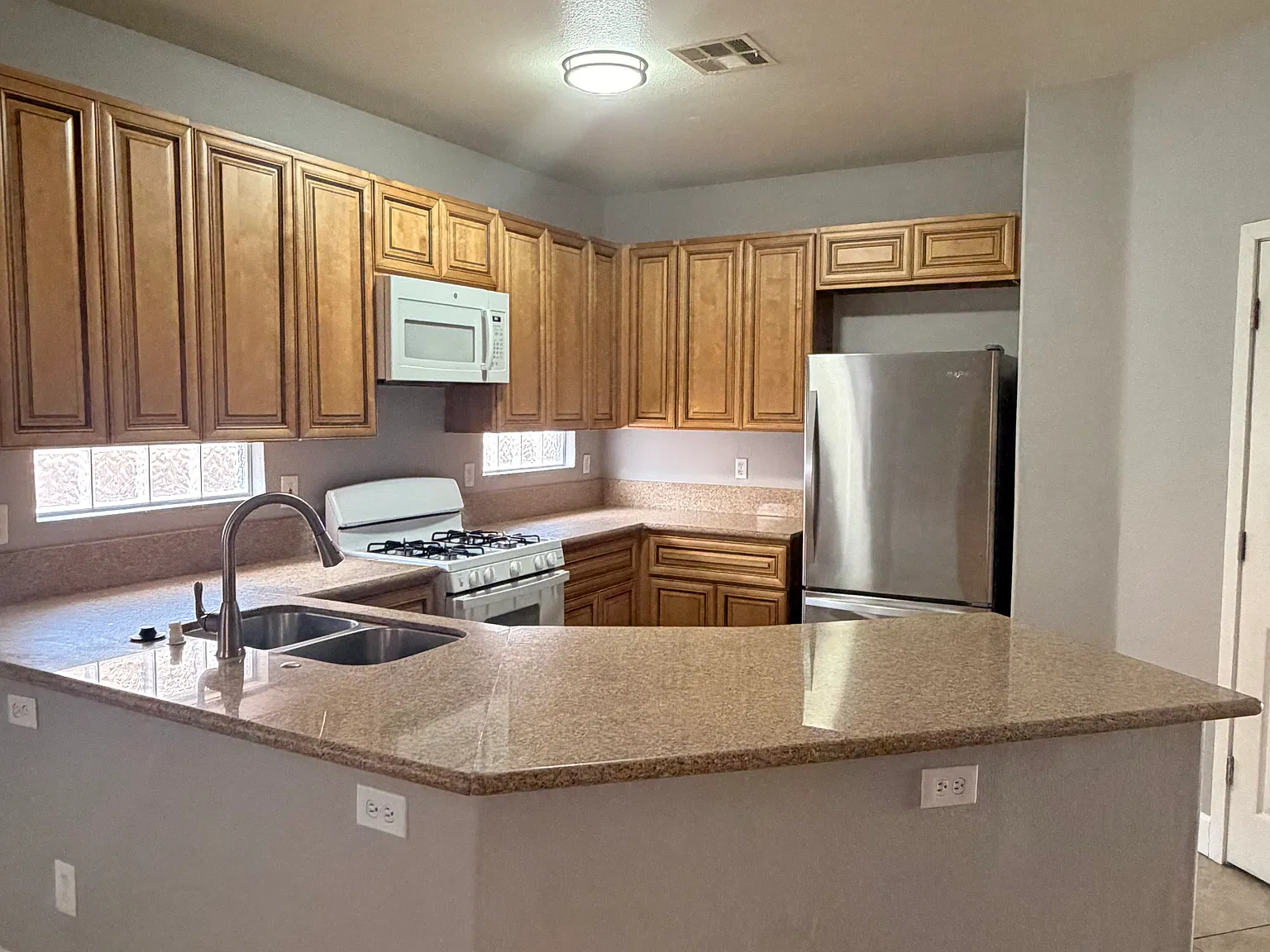3 bed, 1508 sqft, $1,995 — Photo 2