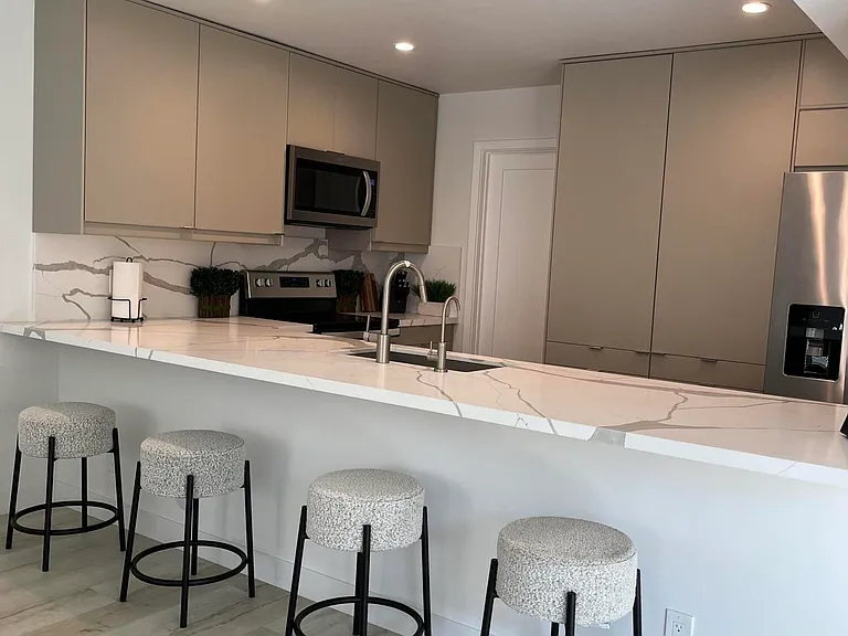 5651 N 79th St #6 — Photo 14