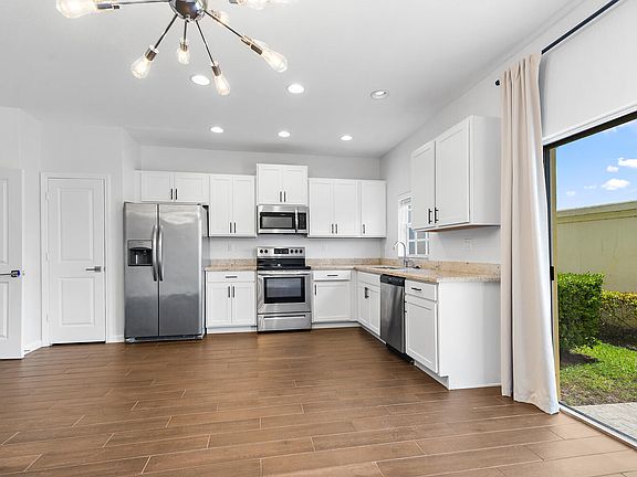 5th image of 4104 NW 10th Pl