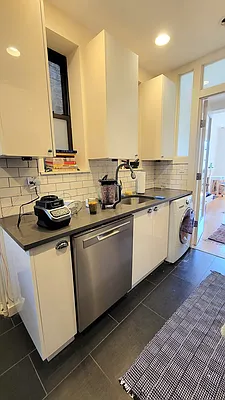 Rented by New York Dwellings LLC | media 19