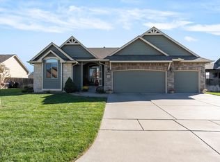 8521 W Candlewood Ct, Wichita, KS 67205