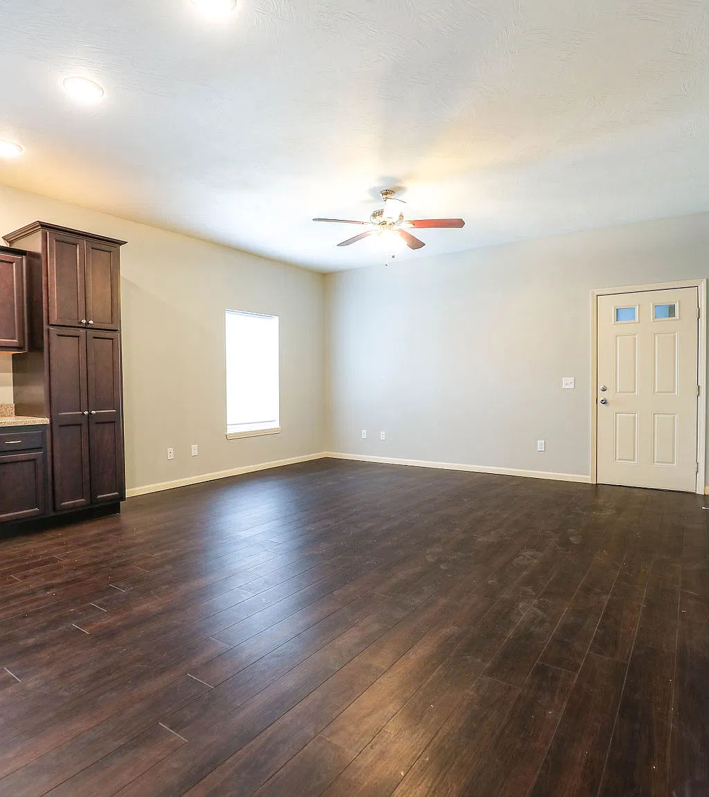 4 bed, 1800 sqft, $2,340 — Photo 4