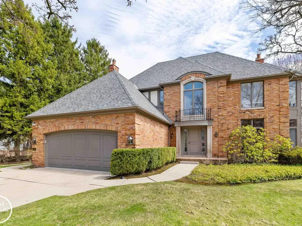 7 Windemere Pl, Grosse Pointe, MI 48236