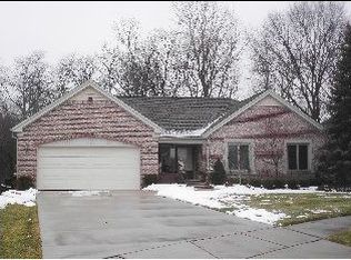 78 Pineview Rd, Troy, MI 48085