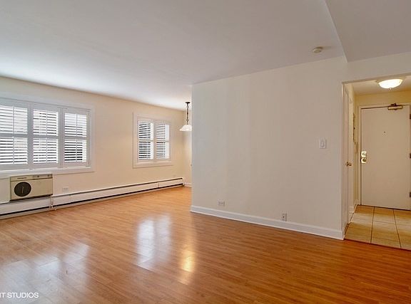 4th image of 820 Seward St APT 1D