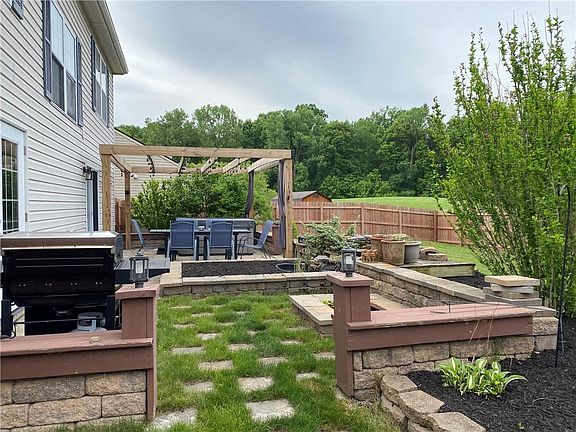 2nd image of 564 Hollowood Ln