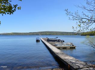 3 Lakeview Dr, Lakeville, PA 18438