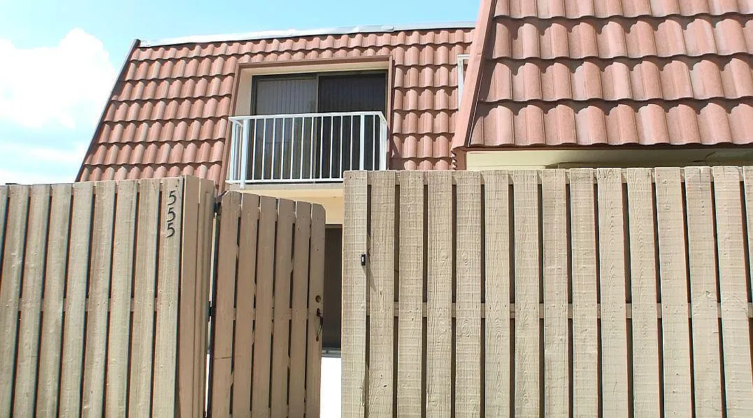 2 bed, 2.5 bath, 1288 sqft, $2,100 — Photo 1