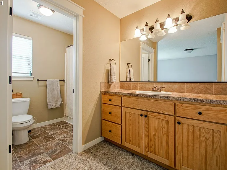 568 Donna Dr — Photo 27
