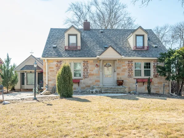 3520 Franklin Ave, Des Moines, IA 50310