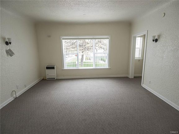 4th image of 1091 W 22nd St