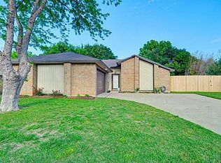 408 Little Fox Ln, Fort Worth, TX 76108