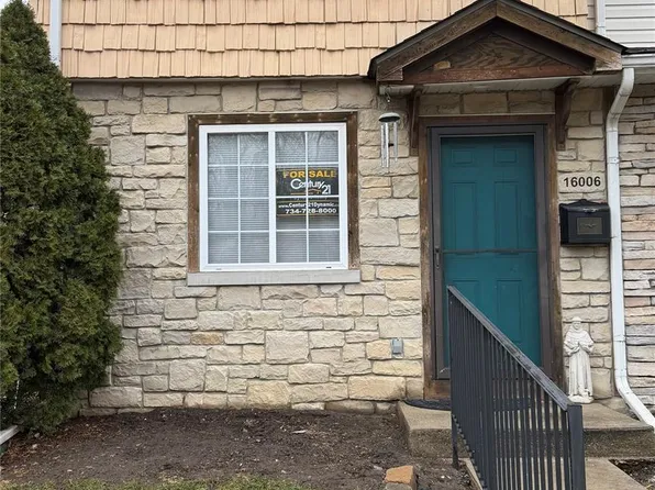 16006 Terrace Village Dr, Taylor, MI 48180