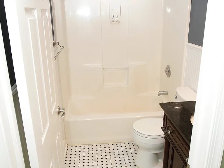 102 Whistling Swan Ln — Photo 16