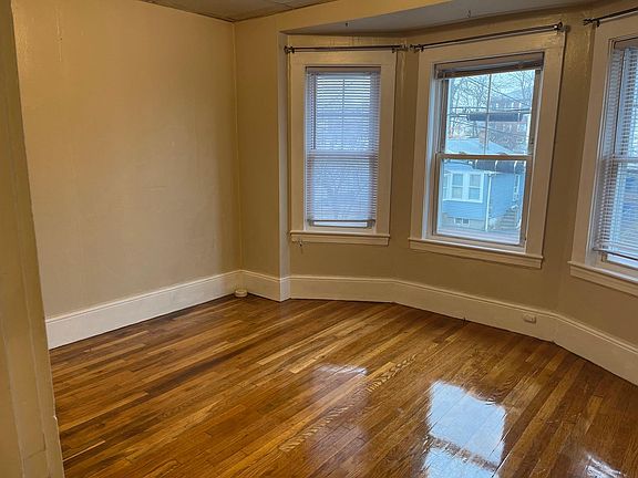 3rd image of 7 Pond St Floor 2