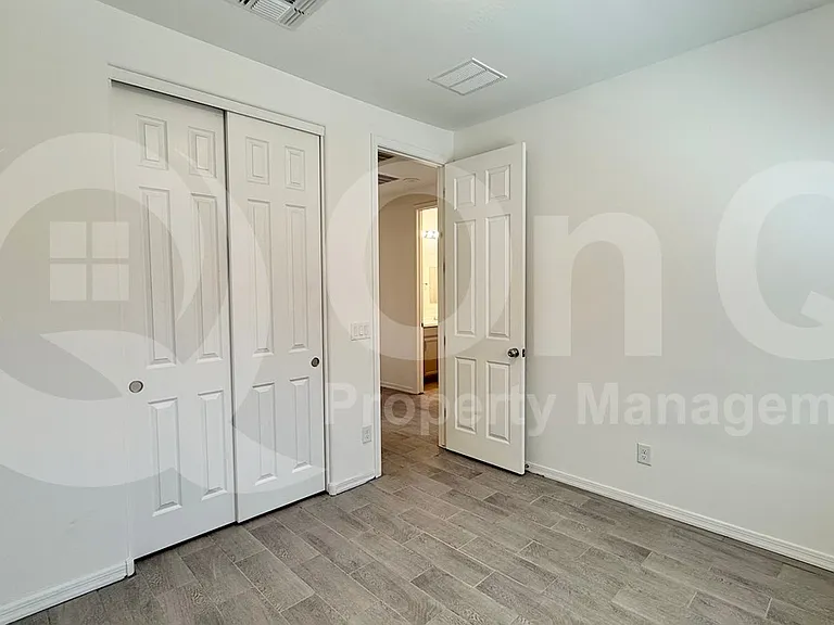 1265 E Kingman St — Photo 15