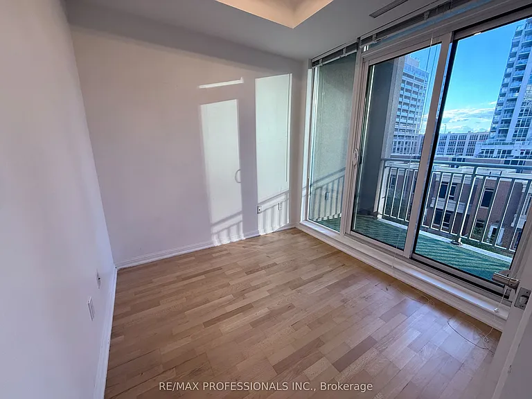 628 Fleet St #522 — Photo 12