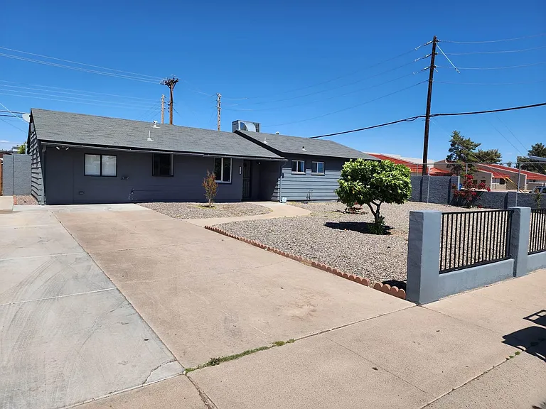 1214 W Highland Ave — Photo 65