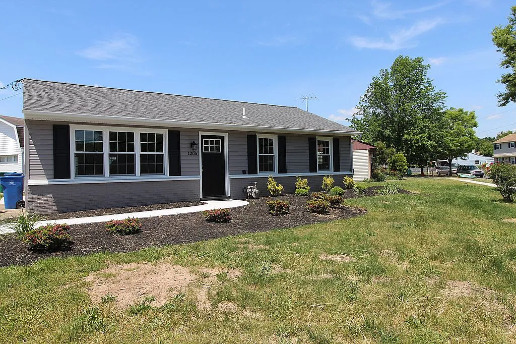 1205 Spencer Dr photo 1