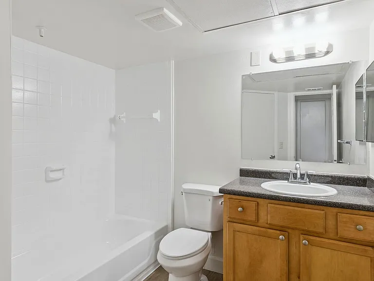 320 Black Oak Ct #204 — Photo 16
