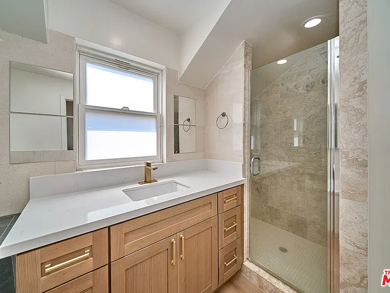 347 S Highland Ave — Photo 26