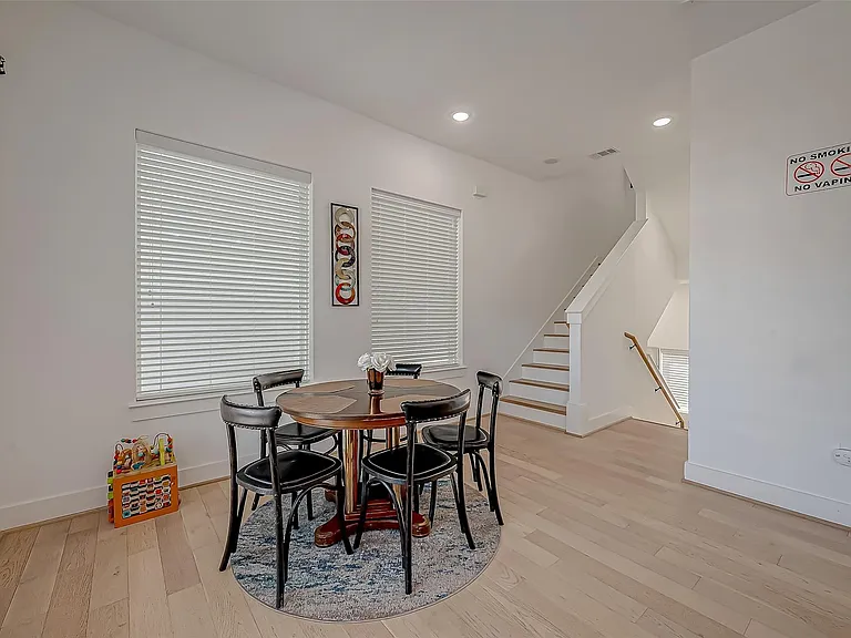 2726 Anita St — Photo 14