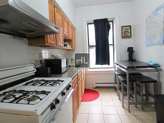 4th image of 298 Palmetto St APT 1R