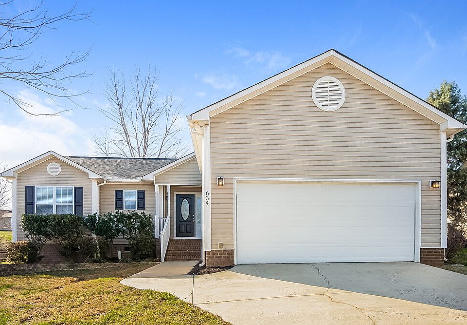 1st image of 634 Loch Lomond Cir