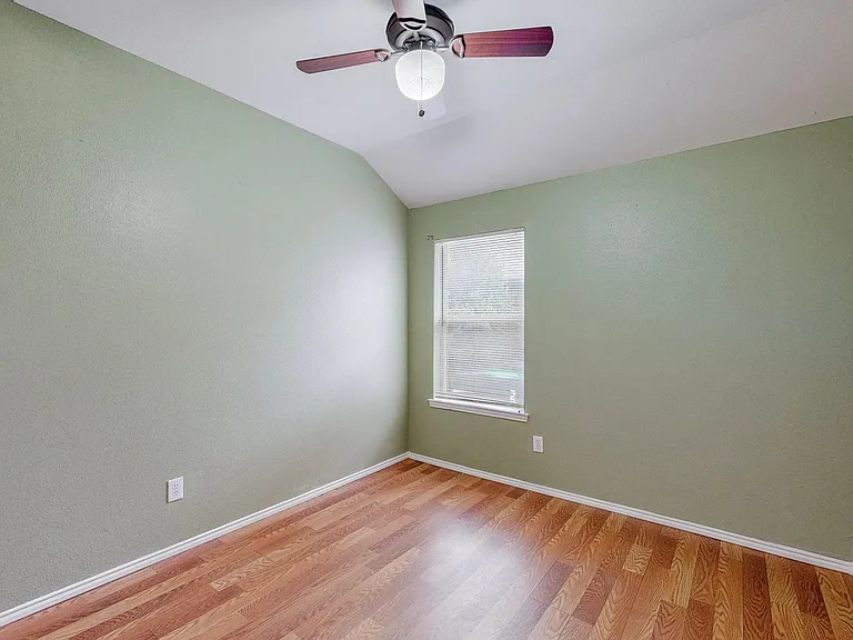 1065 Aviary — Photo 30