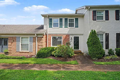 8300 Sawyer Brown Rd #R302 Photo 1