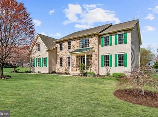 7 Smith Farm Dr, Parkesburg, PA 19365