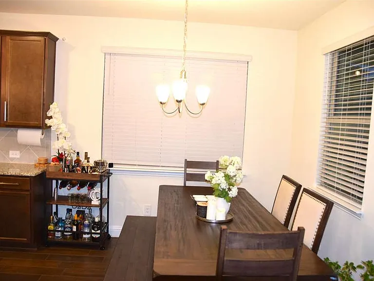414 Parkford Dr — Photo 7