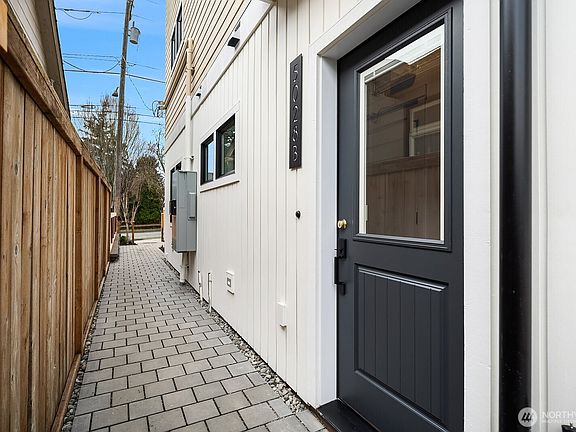 2nd image of 5028 35th Avenue NE #B