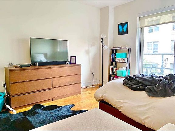 4th image of 19 Clinton St APT 402