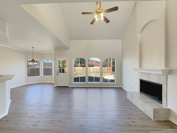 3rd image of 111 MARGO ST