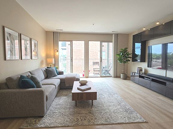 4th image of 100 N Bokelman St APT 429