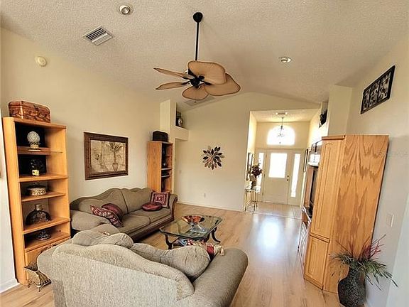 2nd image of 3288 Mundelein Pl