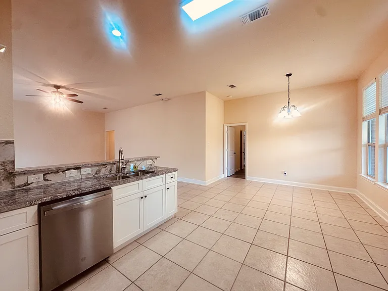 1029 Port Mansfield Dr — Photo 8